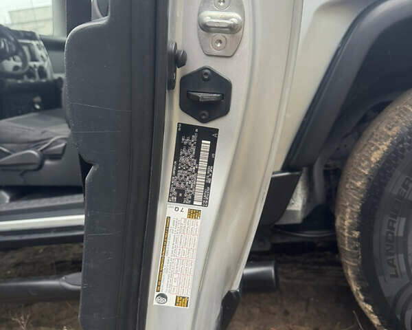 Серый Тойота ФЖ Крузер, объемом двигателя 3.96 л и пробегом 252 тыс. км за 18500 $, фото 17 на Automoto.ua