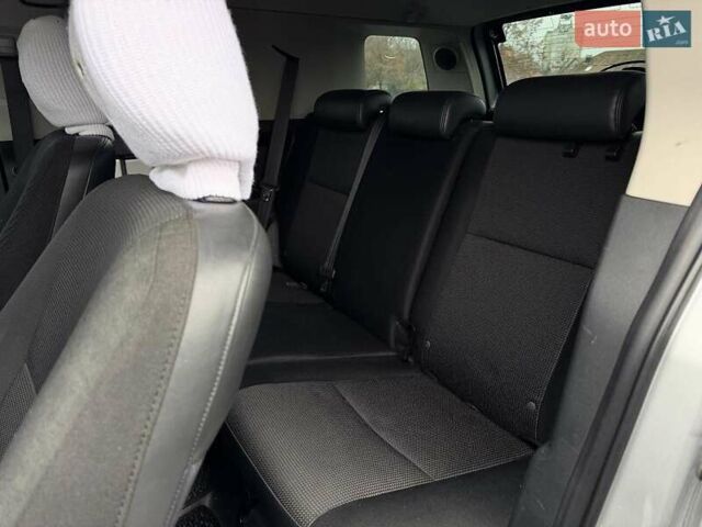 Серый Тойота ФЖ Крузер, объемом двигателя 3.96 л и пробегом 235 тыс. км за 19000 $, фото 9 на Automoto.ua