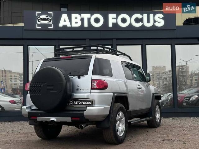 Серый Тойота ФЖ Крузер, объемом двигателя 3.96 л и пробегом 403 тыс. км за 18290 $, фото 7 на Automoto.ua