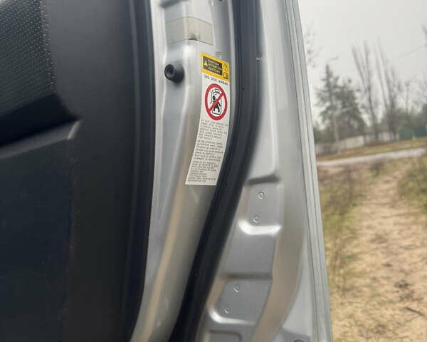 Серый Тойота ФЖ Крузер, объемом двигателя 3.96 л и пробегом 252 тыс. км за 18500 $, фото 19 на Automoto.ua