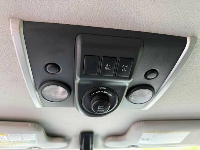 Серый Тойота ФЖ Крузер, объемом двигателя 4 л и пробегом 45 тыс. км за 7200 $, фото 14 на Automoto.ua