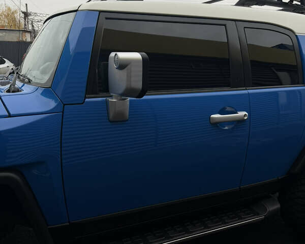 Синій Тойота ФЖ Крузер, об'ємом двигуна 3.96 л та пробігом 210 тис. км за 21999 $, фото 3 на Automoto.ua