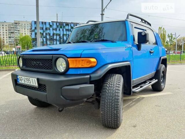 Синий Тойота ФЖ Крузер, объемом двигателя 4 л и пробегом 220 тыс. км за 18500 $, фото 14 на Automoto.ua
