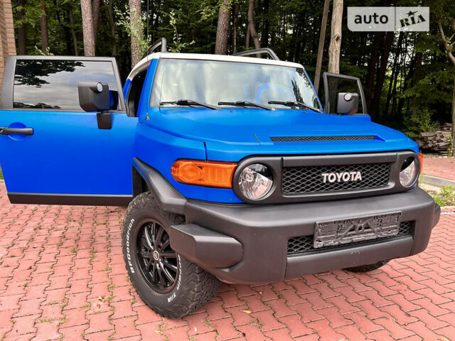 Синий Тойота ФЖ Крузер, объемом двигателя 4 л и пробегом 145 тыс. км за 18400 $, фото 16 на Automoto.ua