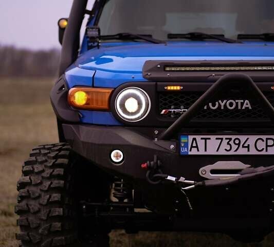 Синий Тойота ФЖ Крузер, объемом двигателя 4 л и пробегом 180 тыс. км за 32000 $, фото 6 на Automoto.ua
