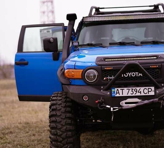 Синий Тойота ФЖ Крузер, объемом двигателя 4 л и пробегом 180 тыс. км за 32000 $, фото 16 на Automoto.ua