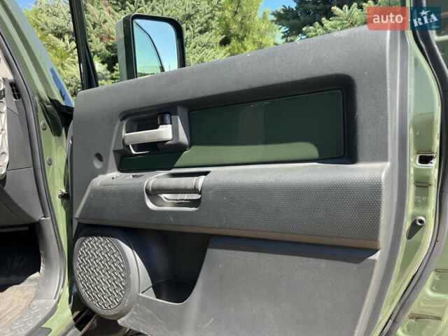 Зеленый Тойота ФЖ Крузер, объемом двигателя 3.96 л и пробегом 145 тыс. км за 27900 $, фото 25 на Automoto.ua