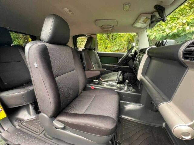 Зеленый Тойота ФЖ Крузер, объемом двигателя 4 л и пробегом 83 тыс. км за 4500 $, фото 7 на Automoto.ua