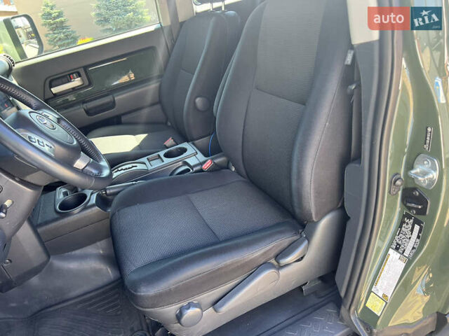 Зеленый Тойота ФЖ Крузер, объемом двигателя 3.96 л и пробегом 145 тыс. км за 27900 $, фото 15 на Automoto.ua