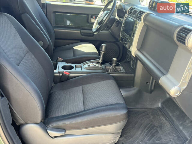 Зеленый Тойота ФЖ Крузер, объемом двигателя 3.96 л и пробегом 145 тыс. км за 27900 $, фото 13 на Automoto.ua