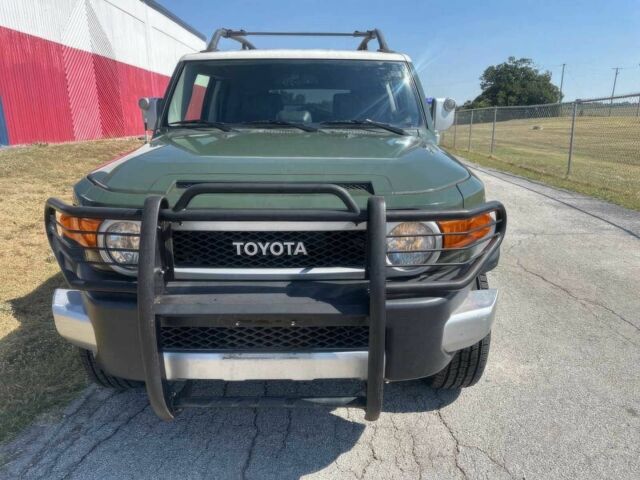 Зелений Тойота ФЖ Крузер, об'ємом двигуна 4 л та пробігом 87 тис. км за 8700 $, фото 1 на Automoto.ua