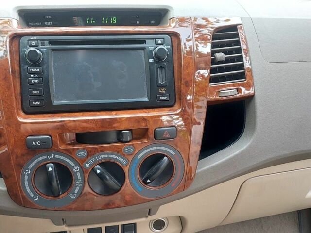 Белый Тойота Фортунер, объемом двигателя 4 л и пробегом 94 тыс. км за 16500 $, фото 7 на Automoto.ua