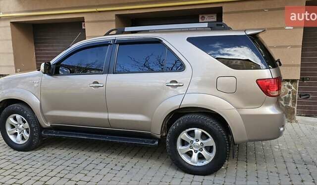 Тойота Фортунер 2006 в Надворной на Automoto.ua Бежевый Тойота Фортунер, объемом двигателя 4 л и пробегом 176 тыс. км за 9500 $, фото 8 на Automoto.ua