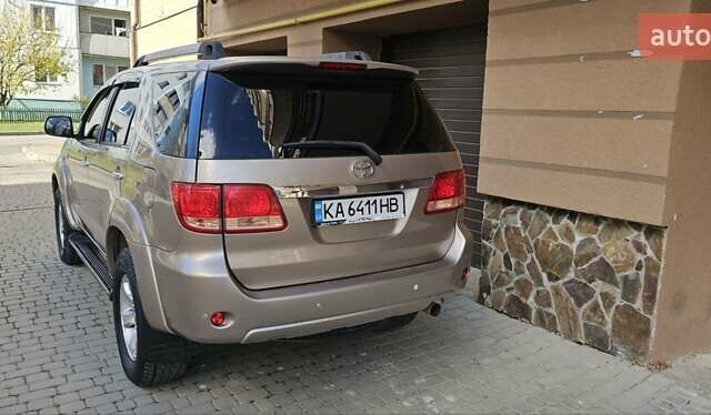 Тойота Фортунер 2006 в Надворной на Automoto.ua Бежевый Тойота Фортунер, объемом двигателя 4 л и пробегом 176 тыс. км за 9500 $, фото 7 на Automoto.ua