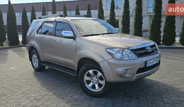 Тойота Фортунер 2006 в Надворной на Automoto.ua Бежевый Тойота Фортунер, объемом двигателя 4 л и пробегом 176 тыс. км за 9500 $, фото 12 на Automoto.ua