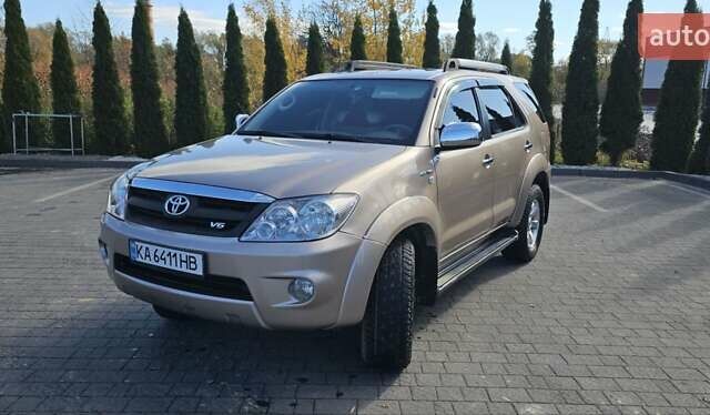 Тойота Фортунер 2006 в Надворной на Automoto.ua Бежевый Тойота Фортунер, объемом двигателя 4 л и пробегом 176 тыс. км за 9500 $, фото 10 на Automoto.ua