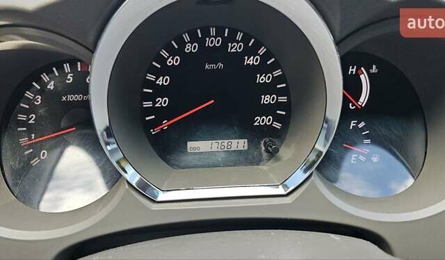 Тойота Фортунер 2006 в Надворной на Automoto.ua Бежевый Тойота Фортунер, объемом двигателя 4 л и пробегом 176 тыс. км за 9500 $, фото 4 на Automoto.ua