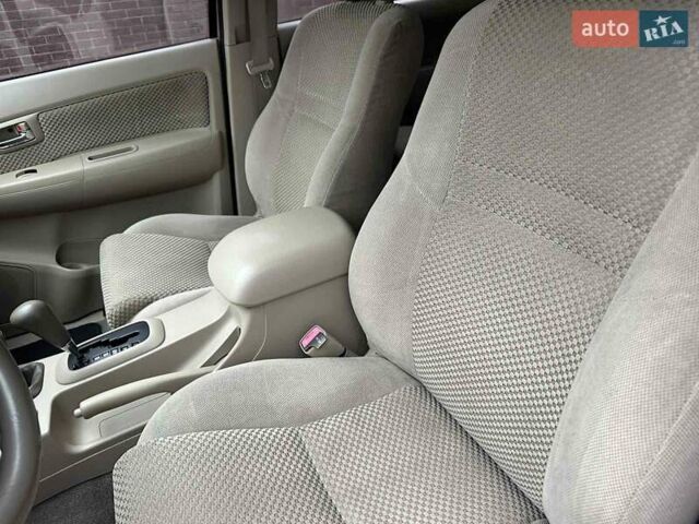 Бежевий Тойота Фортунер, об'ємом двигуна 2.7 л та пробігом 178 тис. км за 11300 $, фото 14 на Automoto.ua