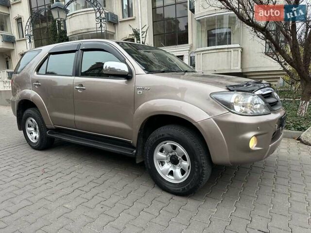 Бежевий Тойота Фортунер, об'ємом двигуна 2.7 л та пробігом 178 тис. км за 11300 $, фото 4 на Automoto.ua
