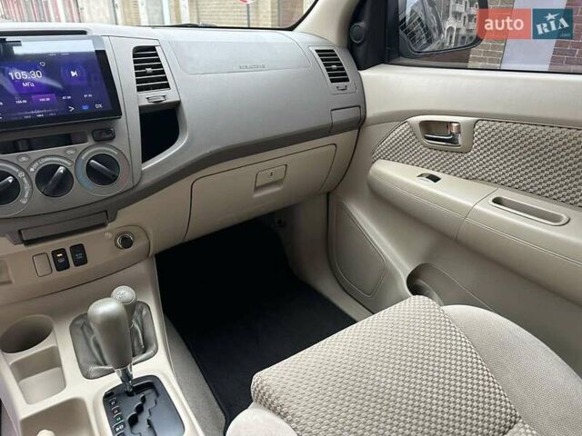 Бежевий Тойота Фортунер, об'ємом двигуна 2.7 л та пробігом 178 тис. км за 11300 $, фото 18 на Automoto.ua