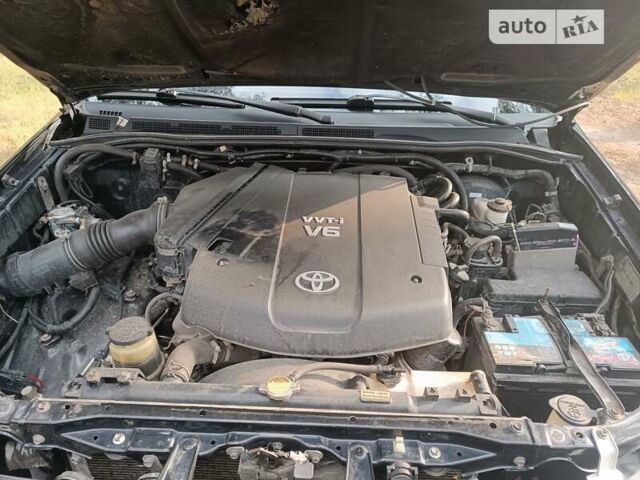 Тойота Фортунер 2005 у Лебедине на Automoto.ua Чорний Тойота Фортунер, об'ємом двигуна 4 л та пробігом 232 тис. км за 11700 $, фото 20 на Automoto.ua