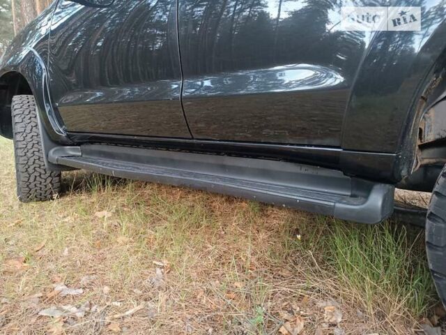 Тойота Фортунер 2005 у Лебедине на Automoto.ua Чорний Тойота Фортунер, об'ємом двигуна 4 л та пробігом 232 тис. км за 11700 $, фото 9 на Automoto.ua