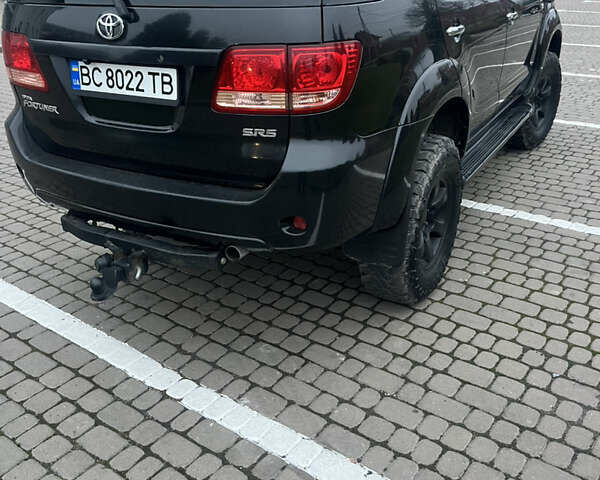 Черный Тойота Фортунер, объемом двигателя 2.7 л и пробегом 351 тыс. км за 12700 $, фото 7 на Automoto.ua