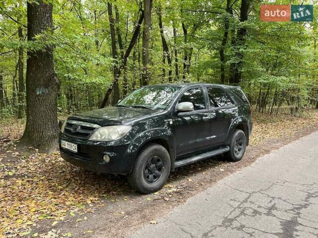 Чорний Тойота Фортунер, об'ємом двигуна 2.7 л та пробігом 390 тис. км за 11000 $, фото 2 на Automoto.ua