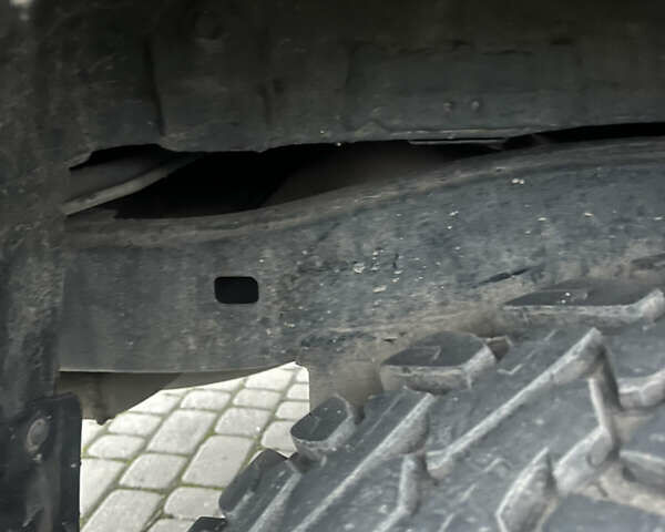 Черный Тойота Фортунер, объемом двигателя 2.7 л и пробегом 351 тыс. км за 12700 $, фото 6 на Automoto.ua