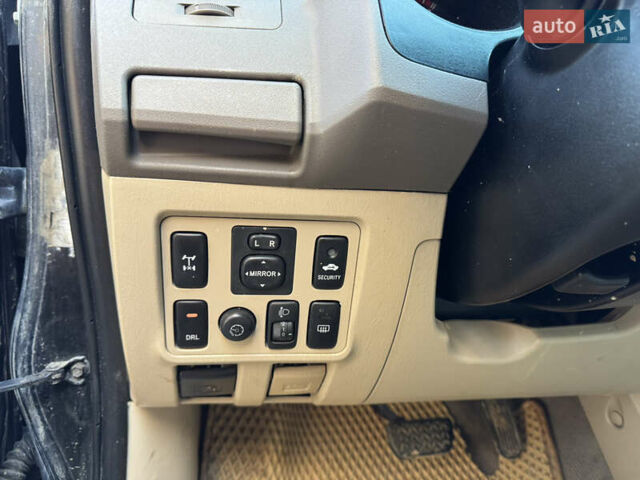 Черный Тойота Фортунер, объемом двигателя 3.96 л и пробегом 335 тыс. км за 14000 $, фото 17 на Automoto.ua