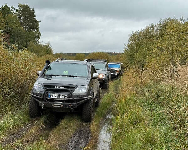Черный Тойота Фортунер, объемом двигателя 3.96 л и пробегом 335 тыс. км за 14000 $, фото 4 на Automoto.ua