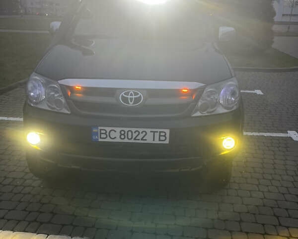 Черный Тойота Фортунер, объемом двигателя 2.7 л и пробегом 351 тыс. км за 12700 $, фото 26 на Automoto.ua