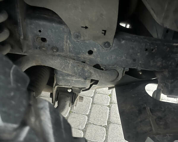 Черный Тойота Фортунер, объемом двигателя 2.7 л и пробегом 351 тыс. км за 12700 $, фото 9 на Automoto.ua