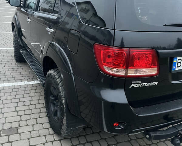 Черный Тойота Фортунер, объемом двигателя 2.7 л и пробегом 351 тыс. км за 12700 $, фото 12 на Automoto.ua