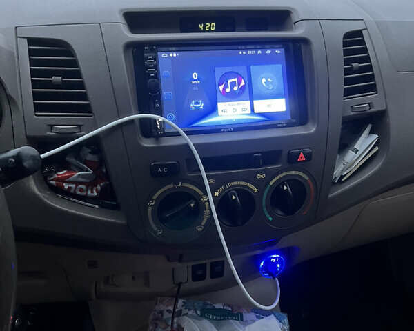 Черный Тойота Фортунер, объемом двигателя 2.7 л и пробегом 351 тыс. км за 12700 $, фото 30 на Automoto.ua