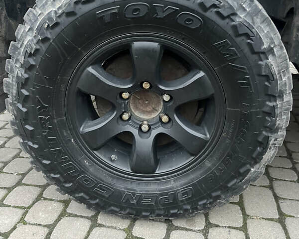 Черный Тойота Фортунер, объемом двигателя 2.7 л и пробегом 351 тыс. км за 12700 $, фото 5 на Automoto.ua