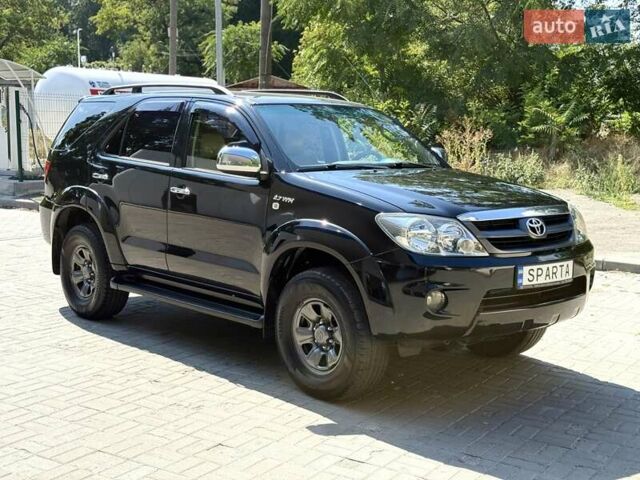 Чорний Тойота Фортунер, об'ємом двигуна 2.7 л та пробігом 180 тис. км за 10900 $, фото 1 на Automoto.ua