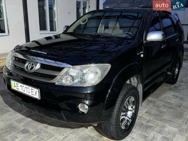 Черный Тойота Фортунер, объемом двигателя 2.7 л и пробегом 205 тыс. км за 11500 $, фото 2 на Automoto.ua