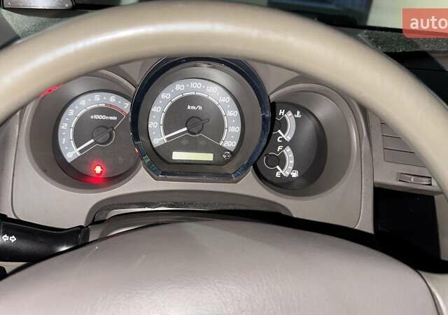 Черный Тойота Фортунер, объемом двигателя 2.7 л и пробегом 205 тыс. км за 11500 $, фото 15 на Automoto.ua