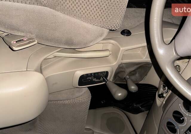 Черный Тойота Фортунер, объемом двигателя 2.7 л и пробегом 205 тыс. км за 11500 $, фото 16 на Automoto.ua