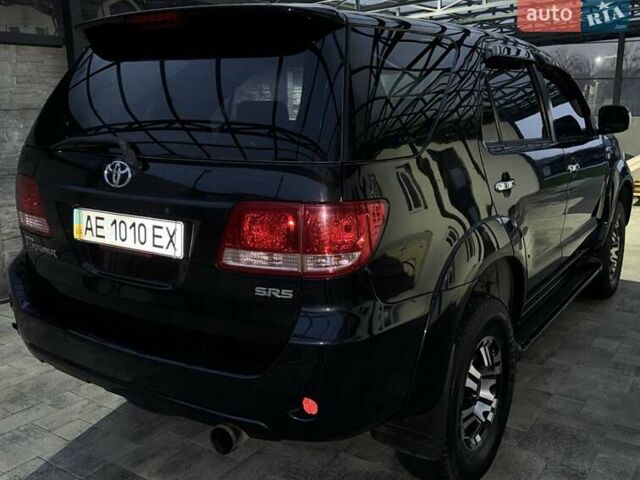 Черный Тойота Фортунер, объемом двигателя 2.7 л и пробегом 205 тыс. км за 11500 $, фото 4 на Automoto.ua
