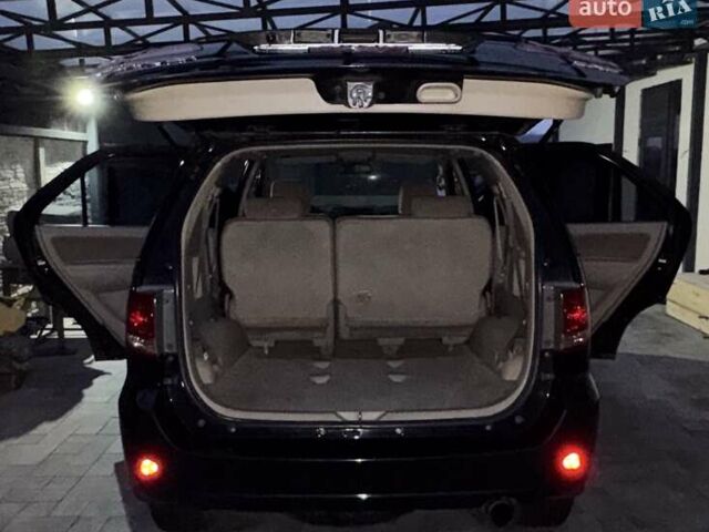 Черный Тойота Фортунер, объемом двигателя 2.7 л и пробегом 205 тыс. км за 11500 $, фото 5 на Automoto.ua