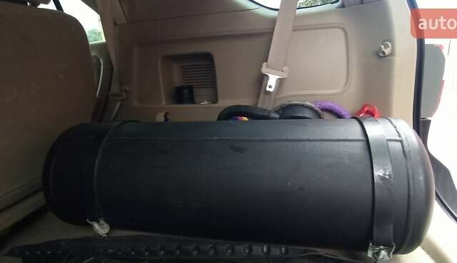 Черный Тойота Фортунер, объемом двигателя 2.7 л и пробегом 186 тыс. км за 15500 $, фото 19 на Automoto.ua