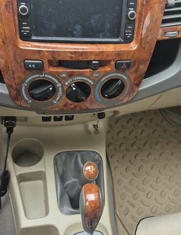 Черный Тойота Фортунер, объемом двигателя 2.7 л и пробегом 190 тыс. км за 15000 $, фото 8 на Automoto.ua