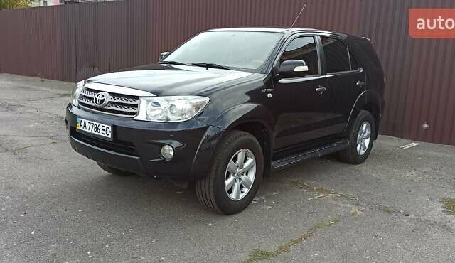 Черный Тойота Фортунер, объемом двигателя 2.7 л и пробегом 186 тыс. км за 15500 $, фото 25 на Automoto.ua
