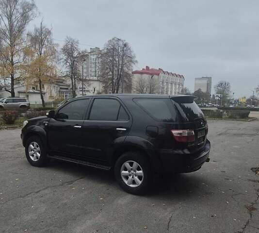 Черный Тойота Фортунер, объемом двигателя 2.7 л и пробегом 190 тыс. км за 15000 $, фото 6 на Automoto.ua