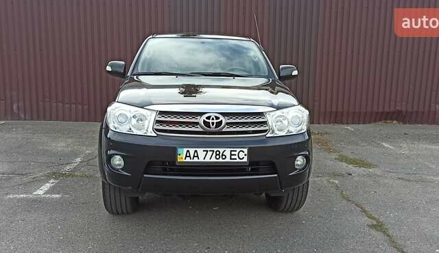 Черный Тойота Фортунер, объемом двигателя 2.7 л и пробегом 186 тыс. км за 15500 $, фото 23 на Automoto.ua
