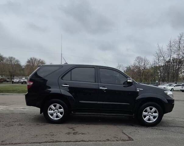 Черный Тойота Фортунер, объемом двигателя 2.7 л и пробегом 190 тыс. км за 15000 $, фото 4 на Automoto.ua