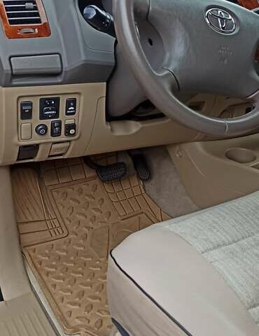 Черный Тойота Фортунер, объемом двигателя 2.7 л и пробегом 186 тыс. км за 15500 $, фото 6 на Automoto.ua