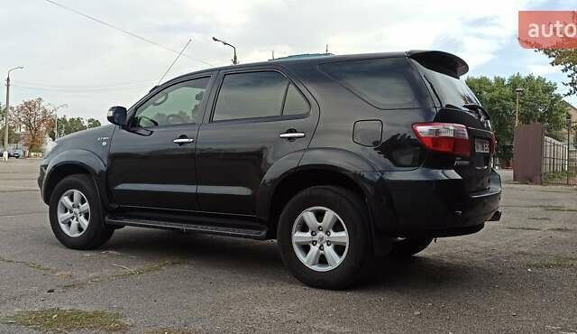 Черный Тойота Фортунер, объемом двигателя 2.7 л и пробегом 186 тыс. км за 15500 $, фото 22 на Automoto.ua